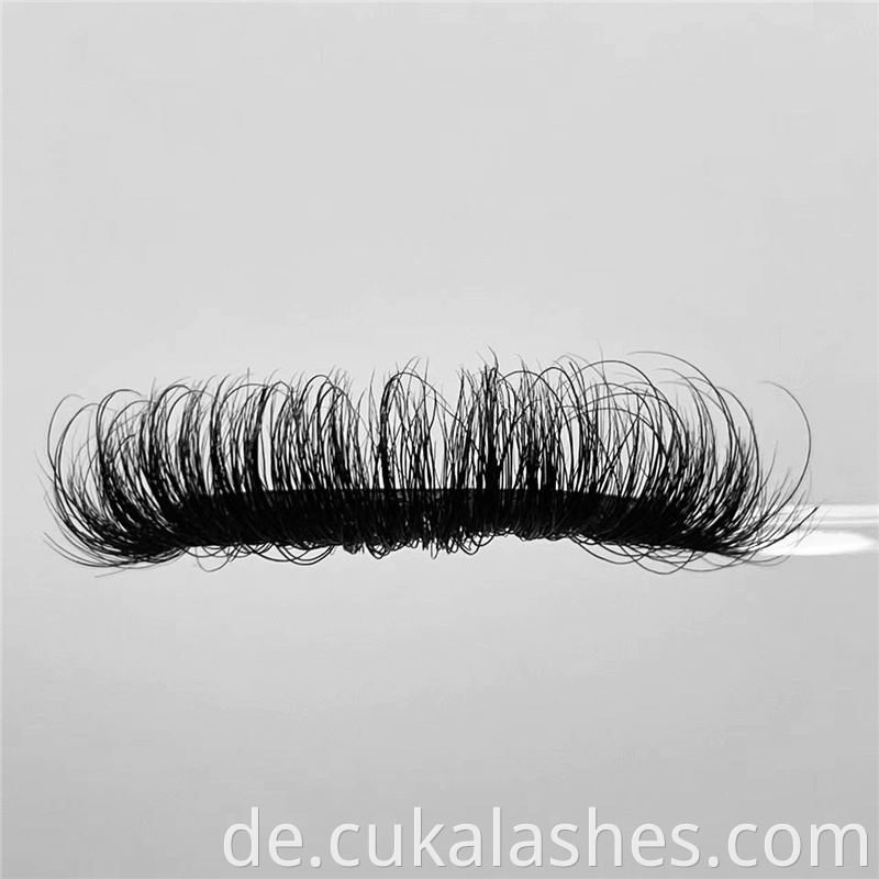 Russian Lashes Strip